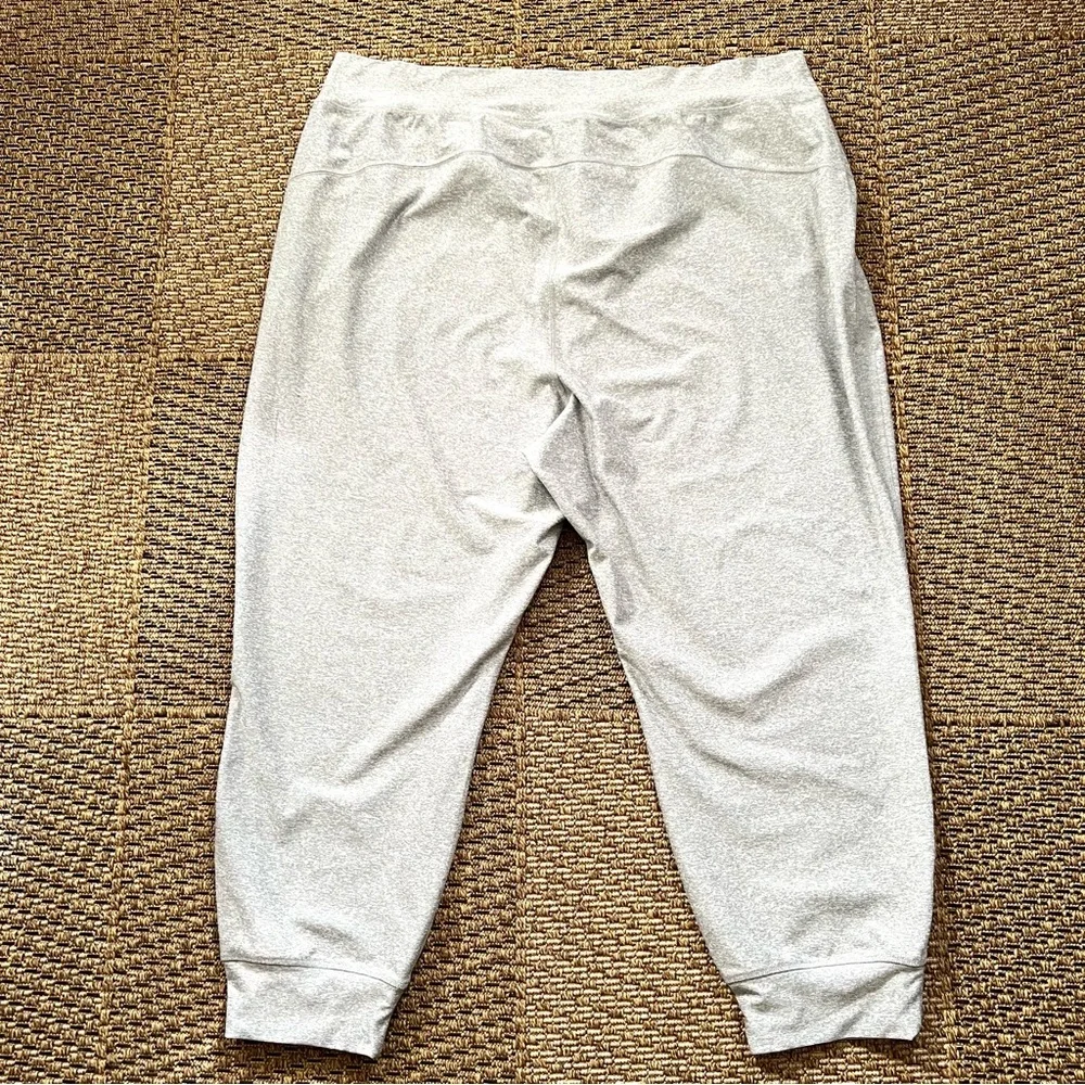 Old Navy Cloud+ Joggers 3X Plus - Picture 2 of 3